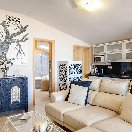 Promenade Apt شقة