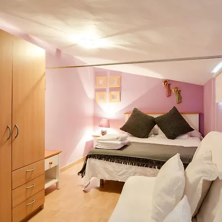 Promenade Apt شقة *