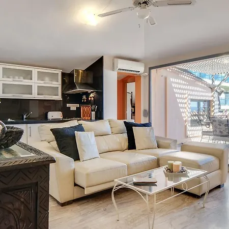 Promenade Apt * فوينخيرولا
